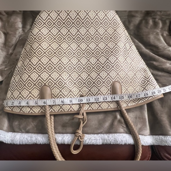 Neiman Marcus Straw Aztec Tote / Beach Bag - Picture 7 of 8